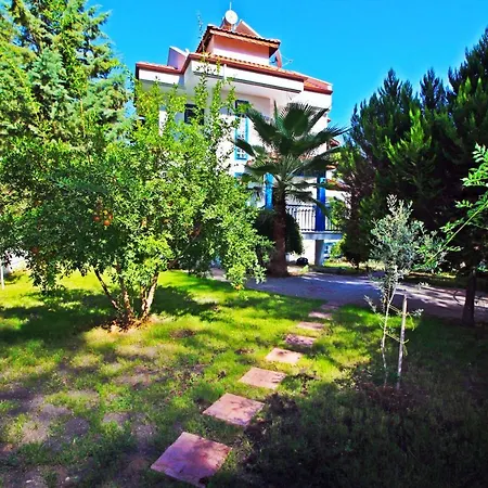 Brookland Paris, Oezel Havuzlu, Vilă Fethiye