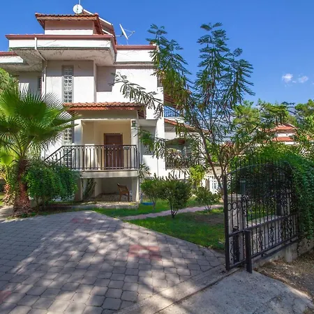 Brookland Paris, Oezel Havuzlu, Vilă Fethiye