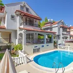 Brookland Paris, Oezel Havuzlu,